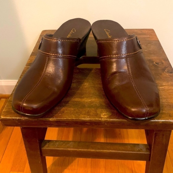 Clarks brown leather classic mules, size 6 - Picture 3 of 7